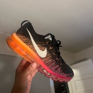 NIKE FLYKNIT MAX WOMENS 7 no insoles